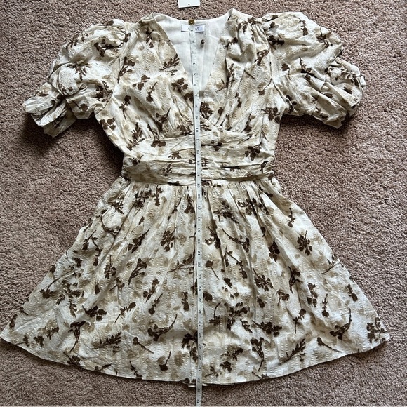 Avara Chrissy Floral Cream Brown Mini Dress NWT Size Small - Picture 7 of 12